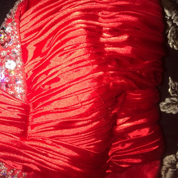 Over the shoulder, short prom dress - Picture 4 of 4